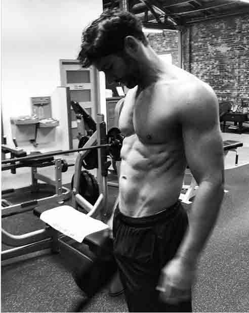 Tom_Ellis_ripped